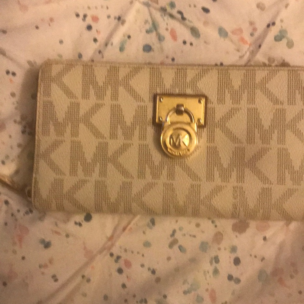 Micheal Kors wallet